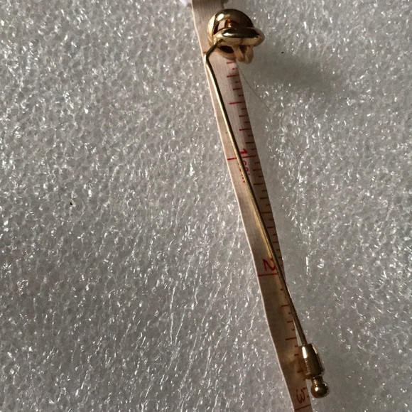 10k GF flower stick pin - Picture 4 of 4